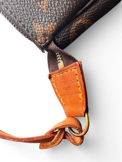 2000s Louis Vuitton Monogram Pochette Accessoires